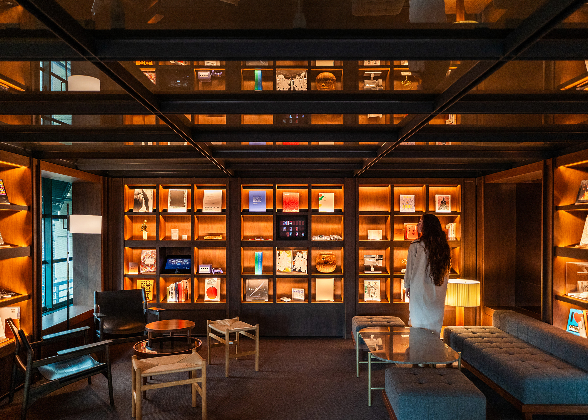 Hotel Marufukuro — Library detail